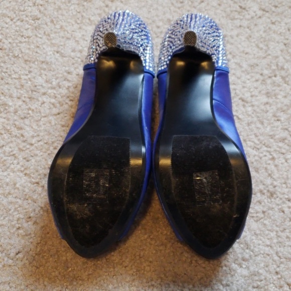 Shoes - Picture 4 of 6